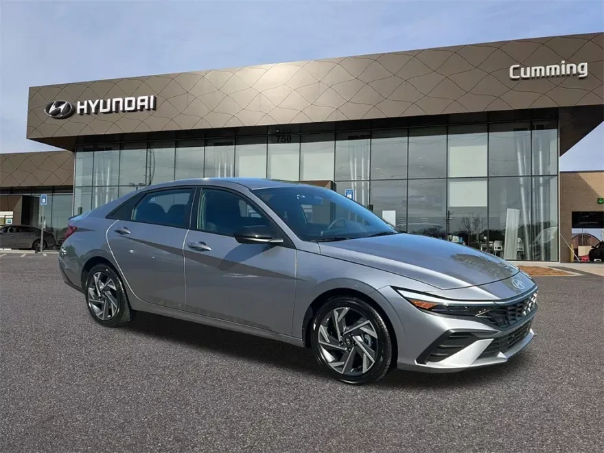 2025 Hyundai Elantra SEL Sport photo 1
