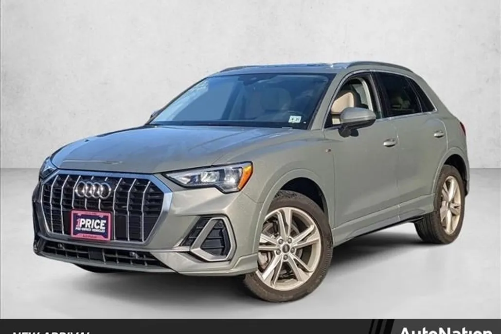 2022 Audi Q3 S line Premium photo 1