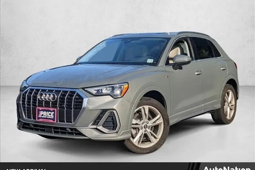 2022 Audi Q3 S line Premium photo 1