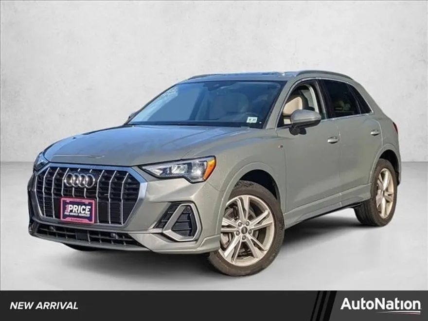 2022 Audi Q3 S line Premium photo 1
