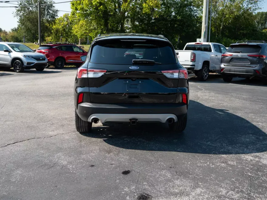 2020 Ford Escape Titanium photo 1