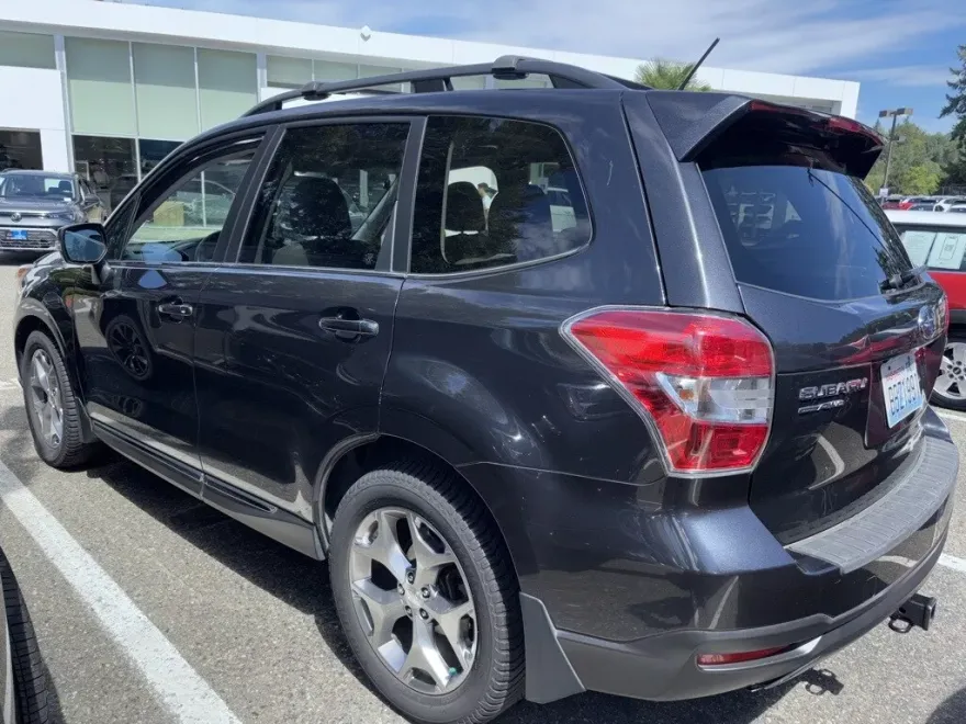 2015 Subaru Forester 2.5i Touring photo 1