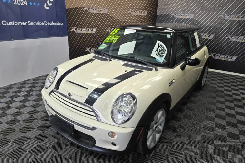 2005 Mini Cooper 2 Door photo 1