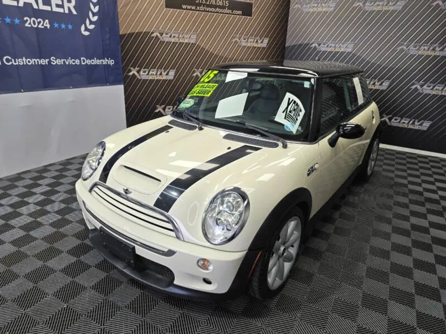 2005 Mini Cooper 2 Door photo 1