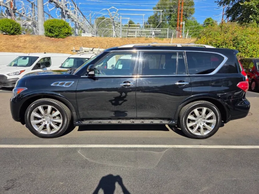 2013 Infiniti QX56 photo 1