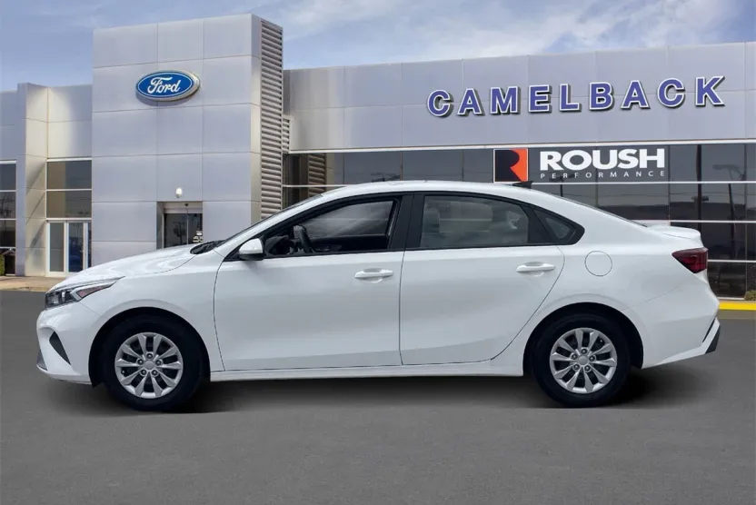 2023 Kia Forte LX photo 1