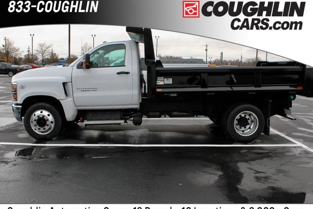 2024 Chevrolet Silverado 5500HD Work Truck photo 1