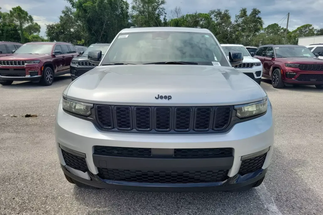 2025 Jeep Grand Cherokee Limited photo 1