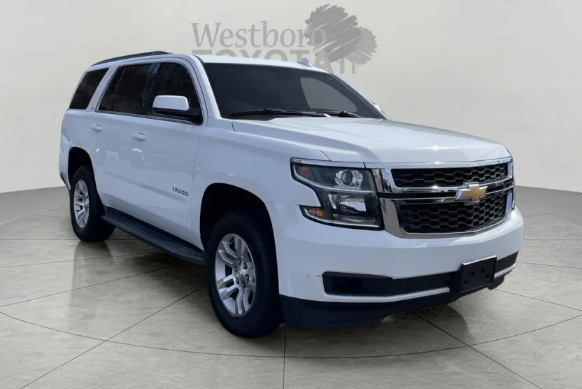 2017 Chevrolet Tahoe LT photo 1
