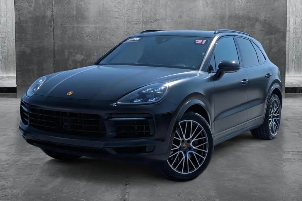 2021 Porsche Cayenne S photo 1