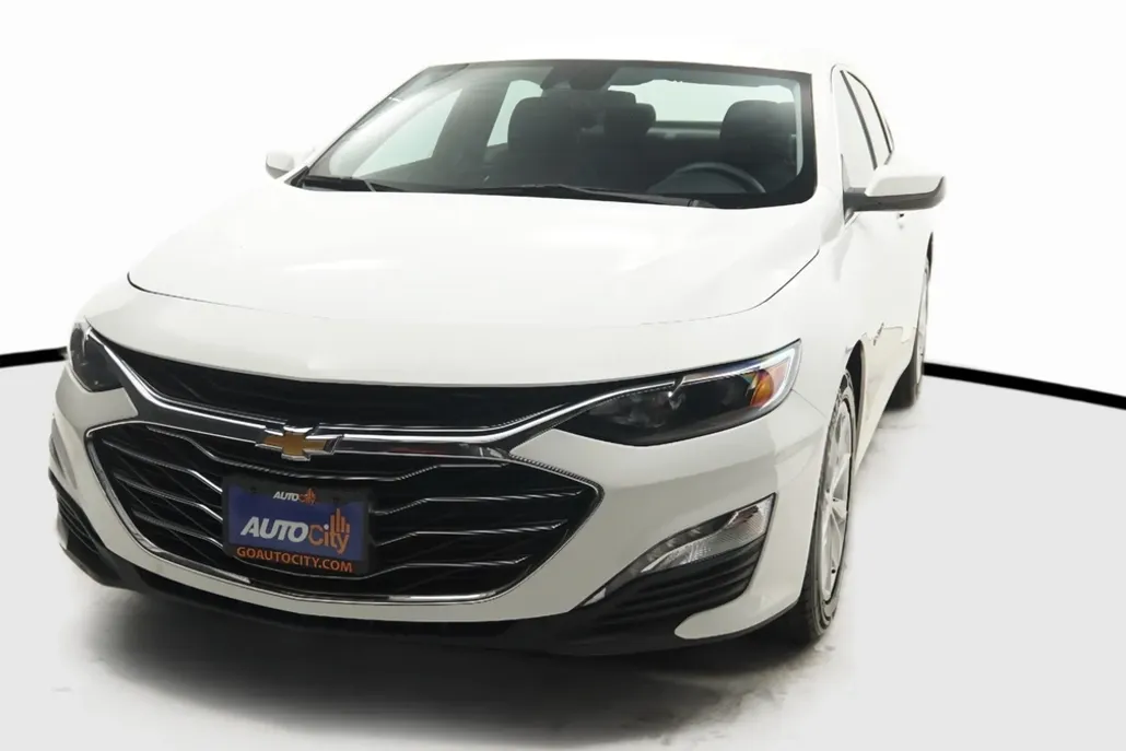 2023 Chevrolet Malibu 1LT photo 1
