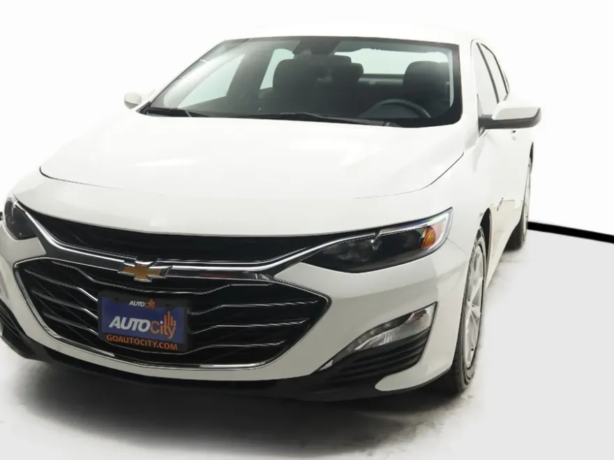 2023 Chevrolet Malibu 1LT photo 1