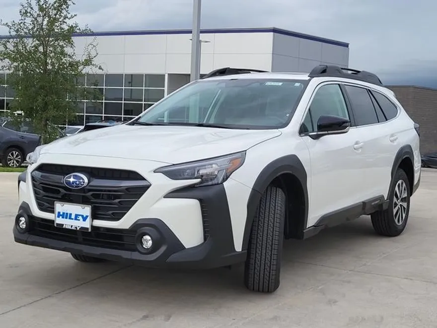 2025 Subaru Outback Premium photo 1