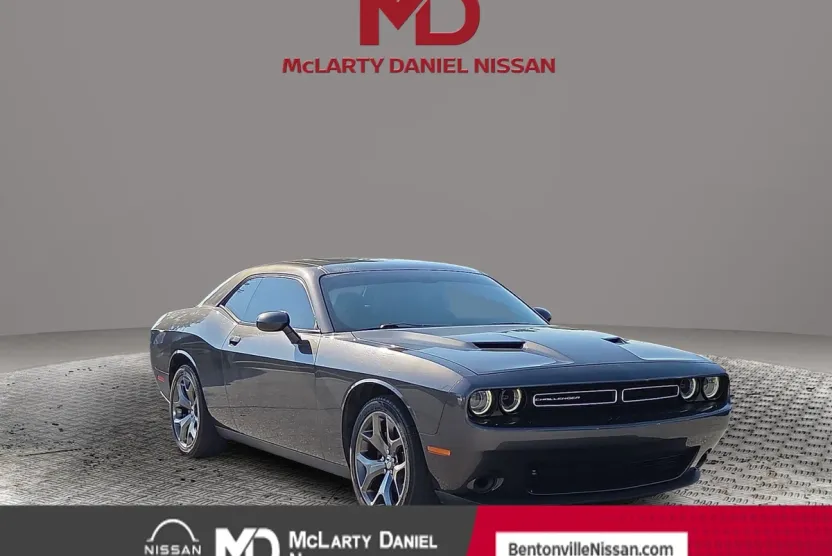 2015 Dodge Challenger SXT Plus photo 1