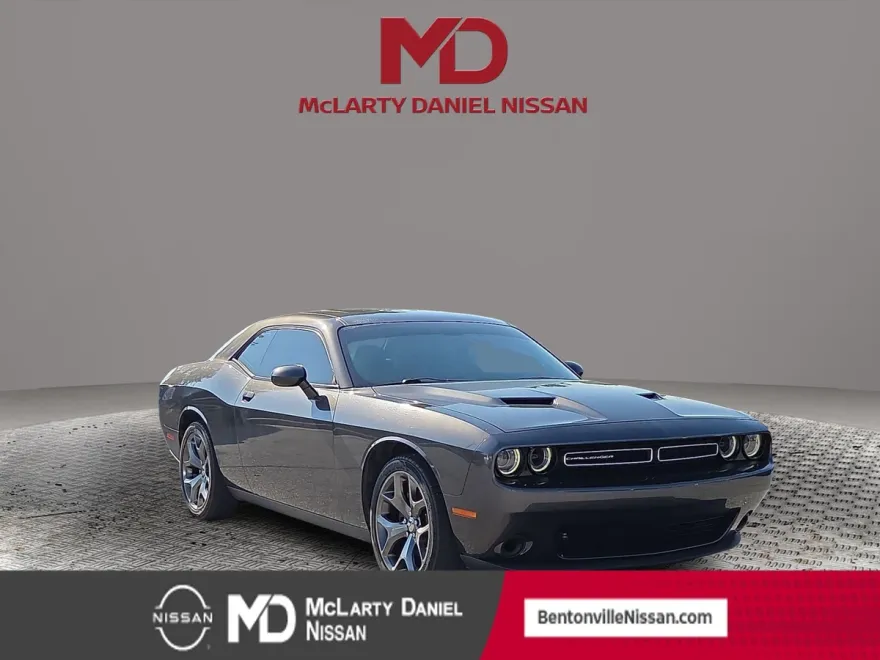 2015 Dodge Challenger SXT Plus photo 1