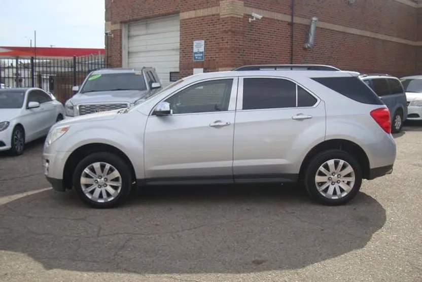 2010 Chevrolet Equinox photo 1