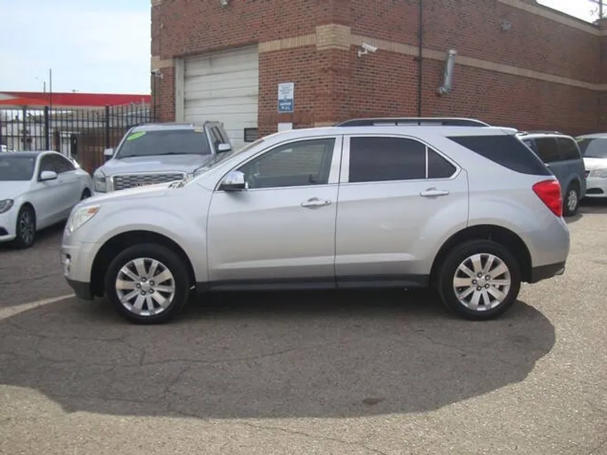 2010 Chevrolet Equinox photo 1