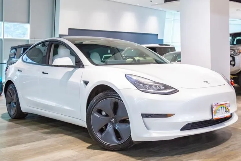 2021 Tesla Model 3 Standard Range Plus photo 1