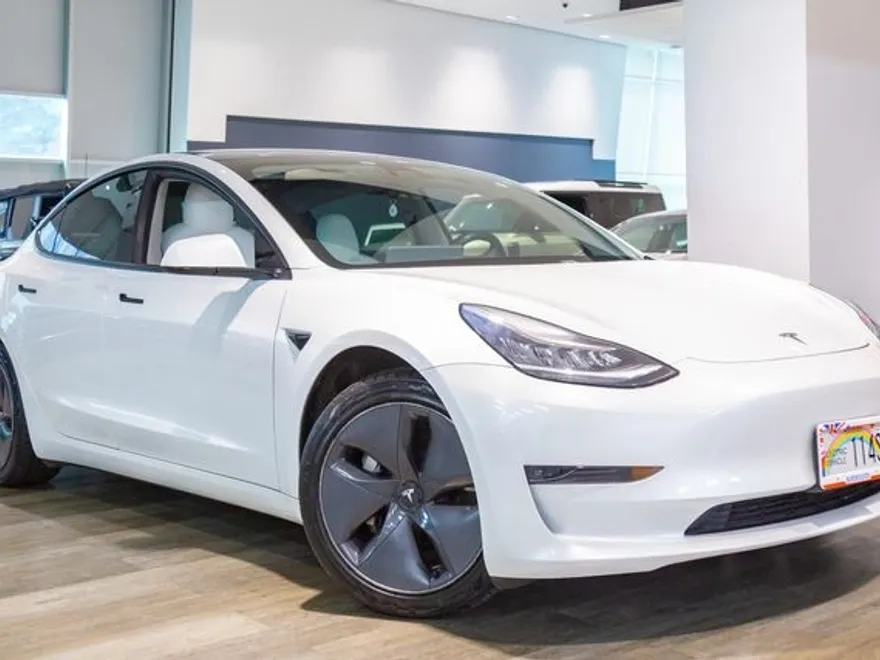 2021 Tesla Model 3 Standard Range Plus photo 1