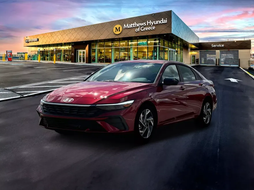 2025 Hyundai Elantra SEL Sport photo 1