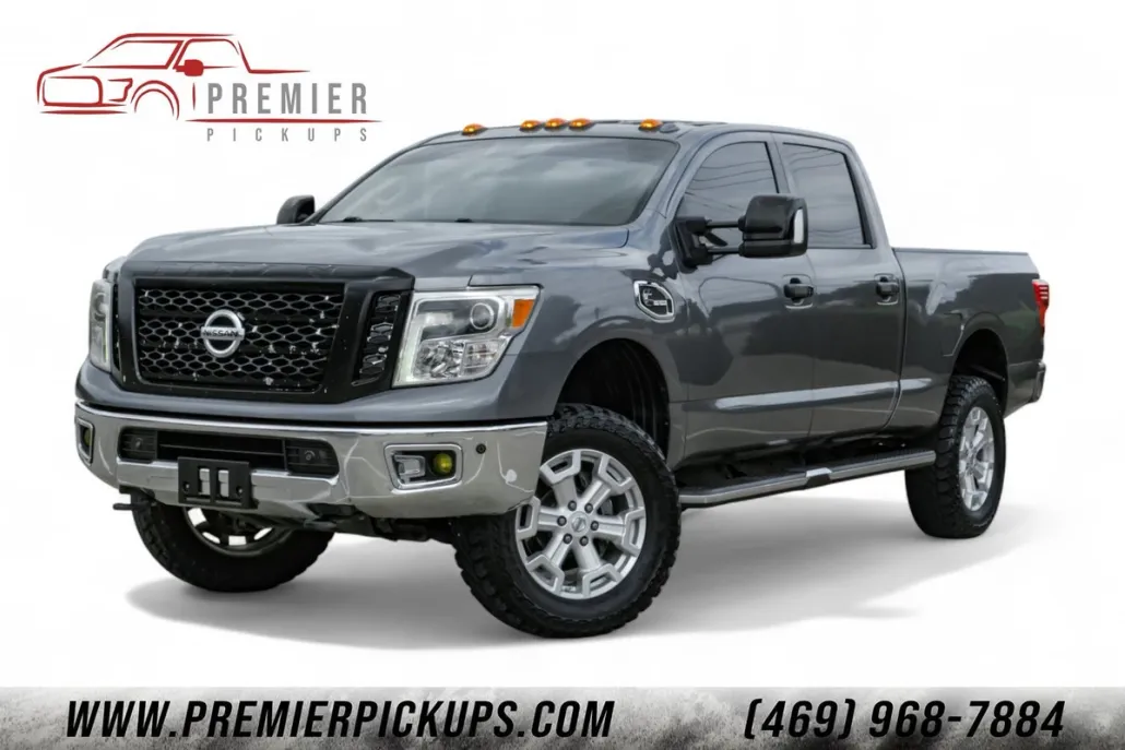 2017 Nissan Titan SL photo 1