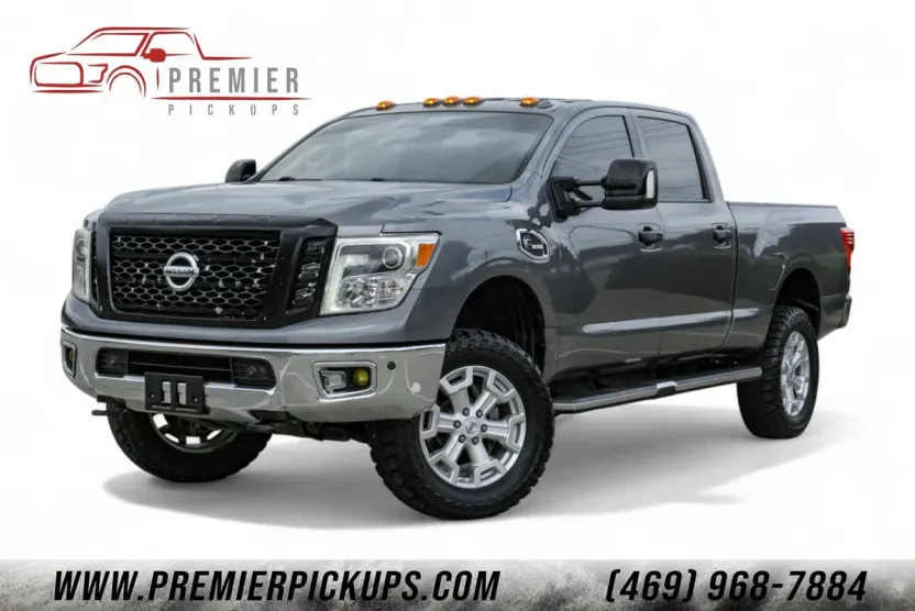 2017 Nissan Titan SL photo 1