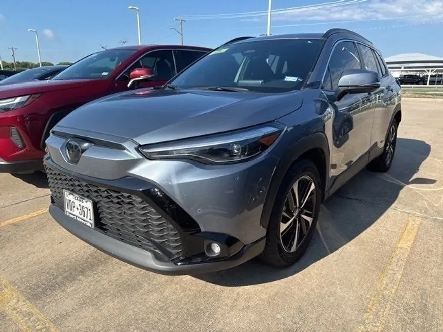 2024 Toyota Corolla Cross Hybrid XSE photo 1