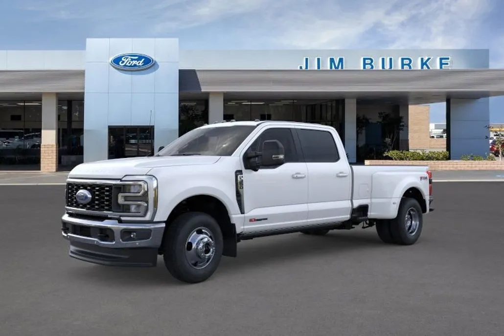 2026 Ford F-350 Lariat photo 1