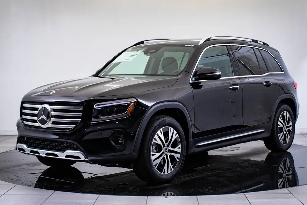 2026 Mercedes Benz GLB 250 4MATIC photo 1