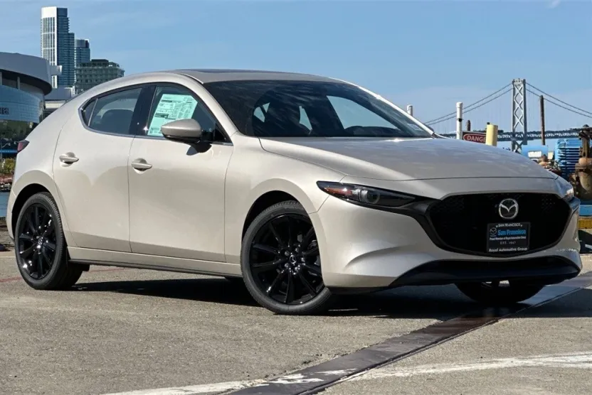 2025 Mazda Mazda3 Hatchback 2.5 s Premium photo 1