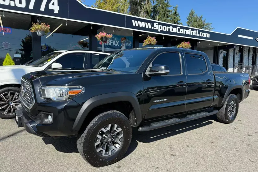 2018 Toyota Tacoma SR5 TRD Sport photo 1