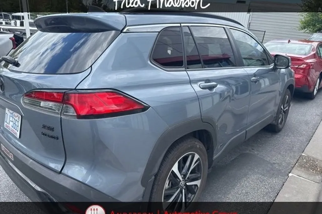 2023 Toyota Corolla Cross Hybrid XSE photo 1