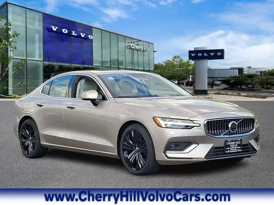 2023 Volvo S60 B5 Ultimate photo 1