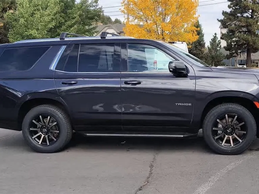 2023 Chevrolet Tahoe LT photo 1