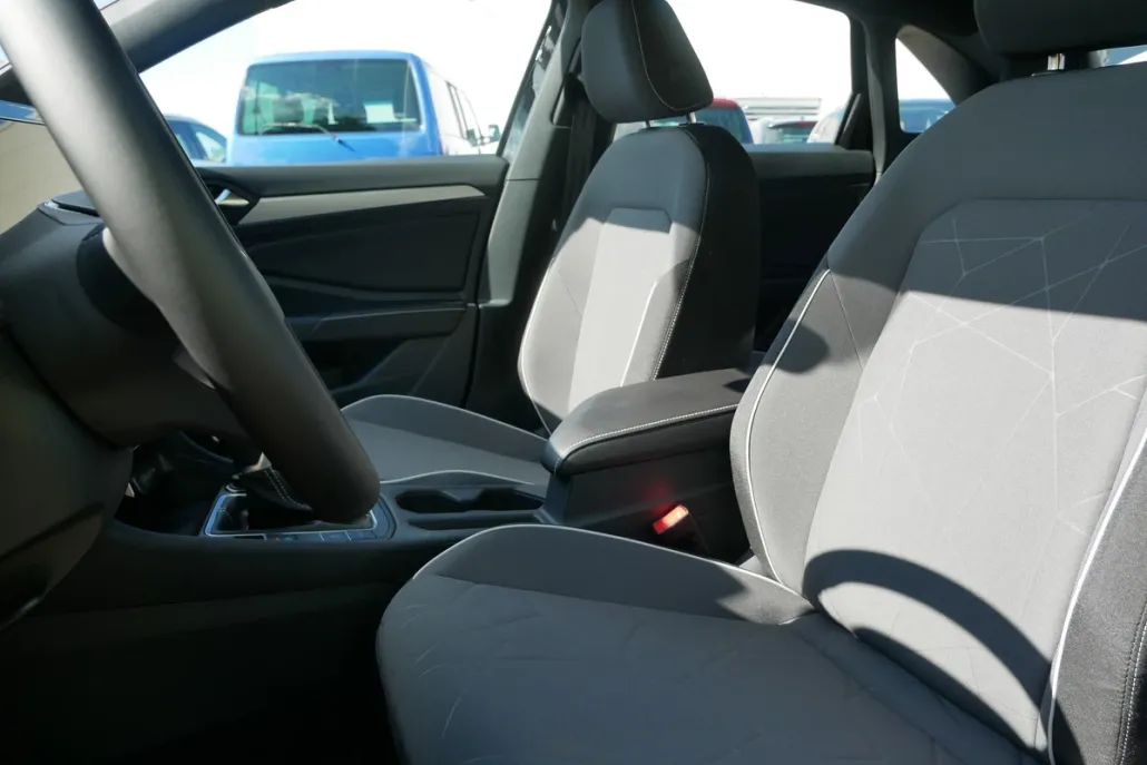 2025 Volkswagen Jetta Sport photo 1