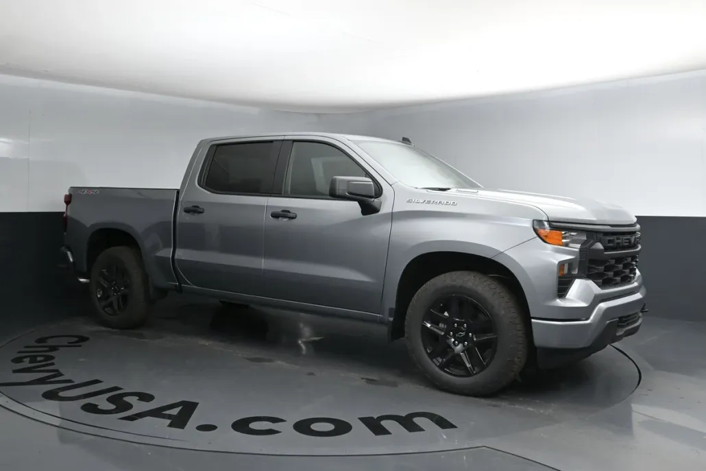 2026 Chevrolet Silverado Custom photo 1
