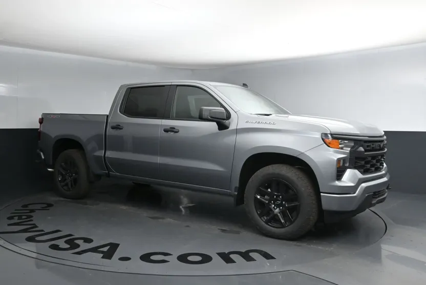 2026 Chevrolet Silverado Custom photo 1