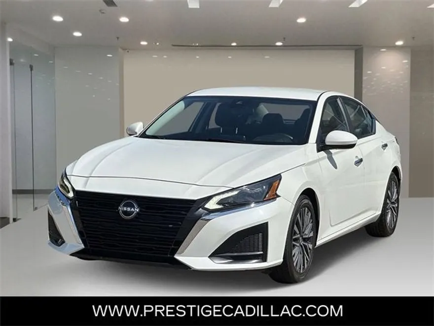2023 Nissan Altima 2.5 SV photo 1