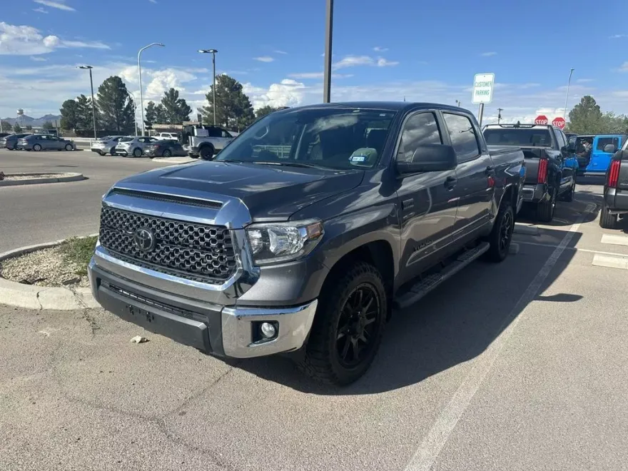 2021 Toyota Tundra SR5 CrewMax photo 1