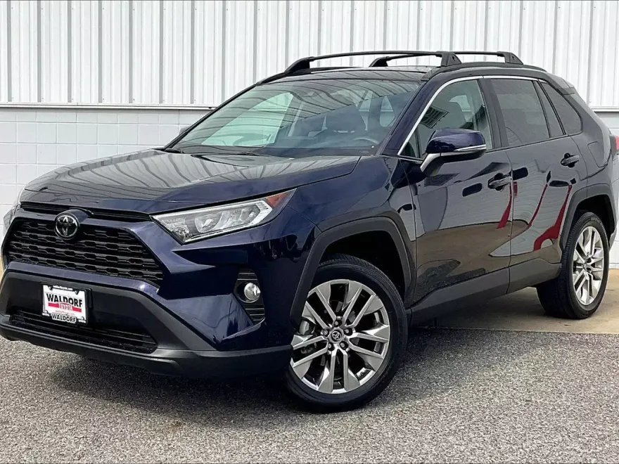 2019 Toyota RAV4 XLE Premium photo 1