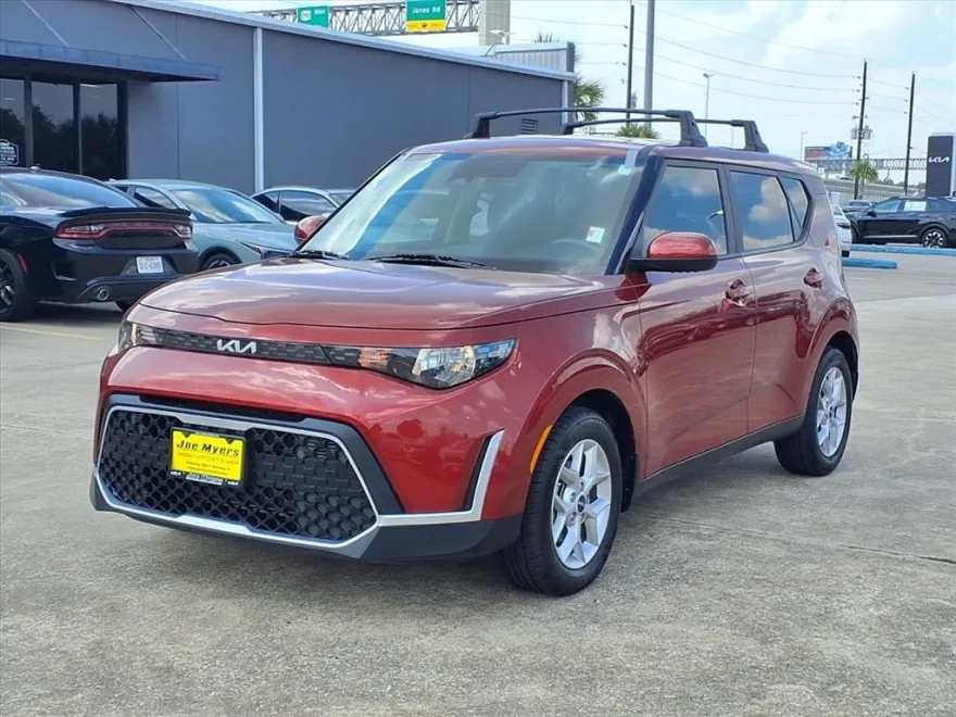 2023 Kia Soul S photo 1