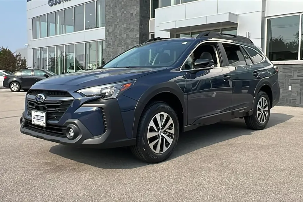 2025 Subaru Outback Premium photo 1