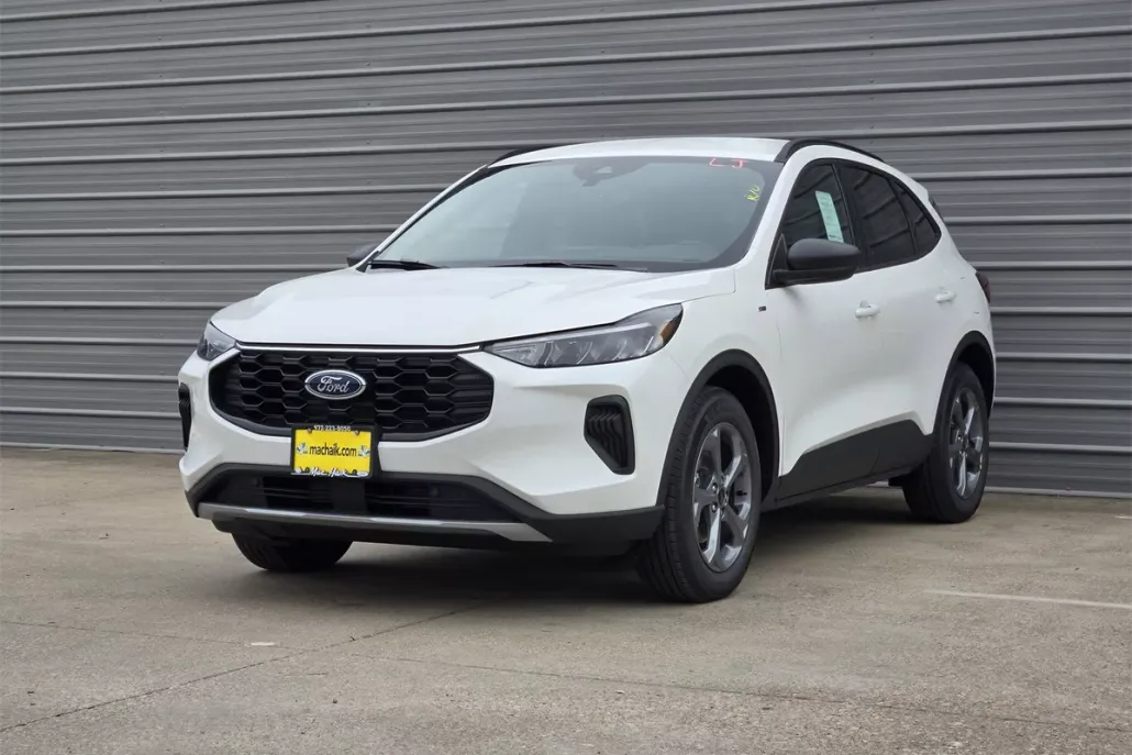 2025 Ford Escape ST-Line photo 1