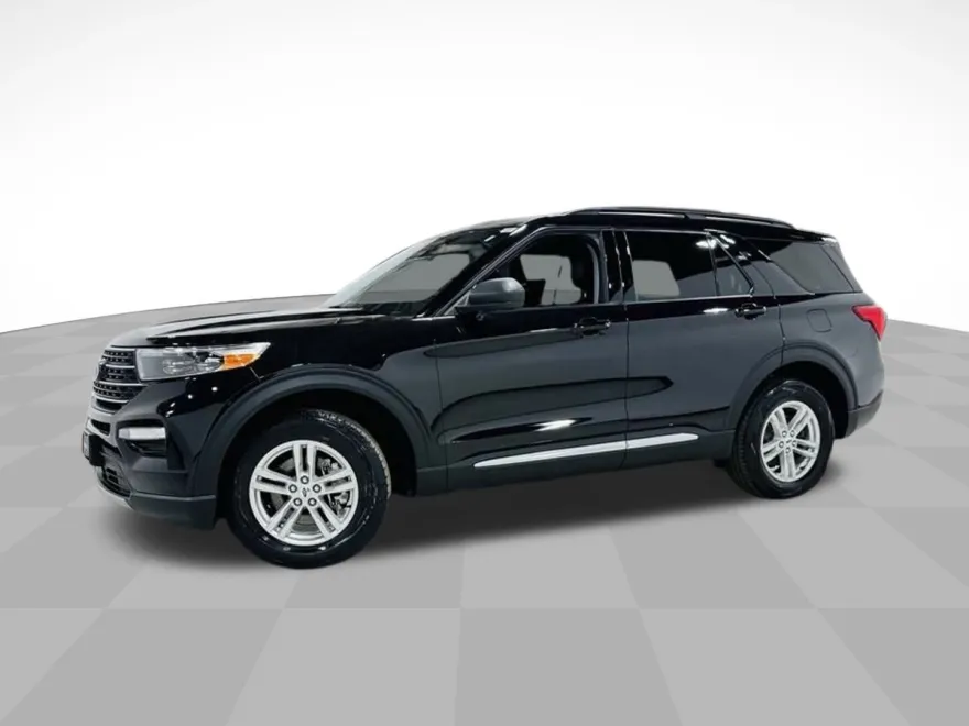 2022 Ford Explorer XLT photo 1