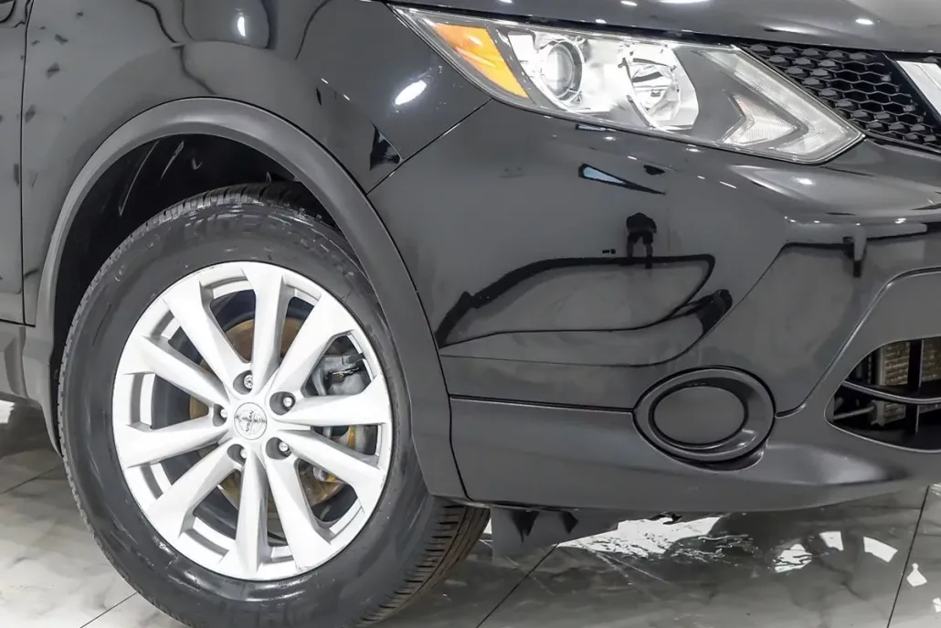 2017 Nissan Rogue Sport S photo 1