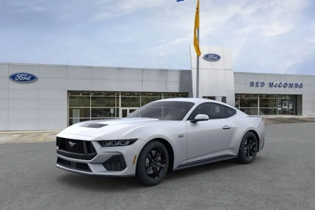 2025 Ford Mustang GT photo 1