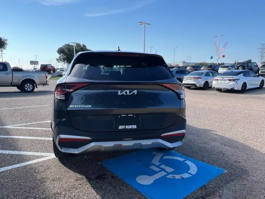 2023 Kia Sportage EX photo 1
