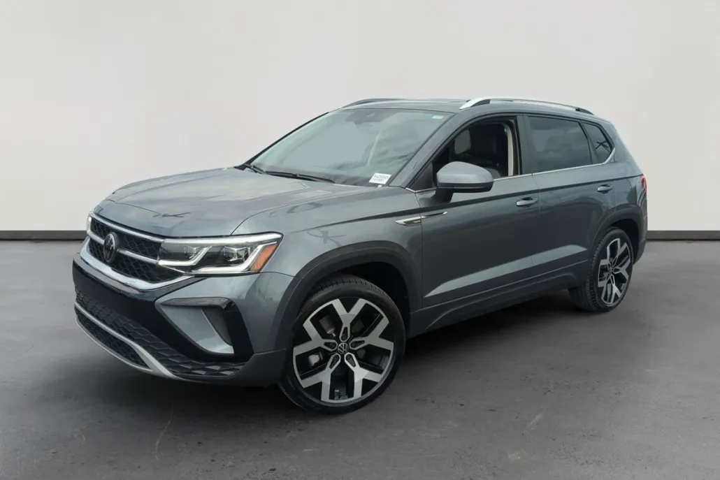 2023 Volkswagen Taos SEL photo 1