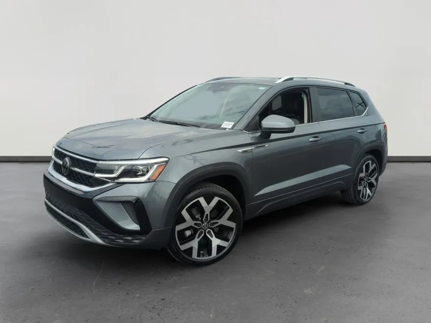 2023 Volkswagen Taos SEL photo 1