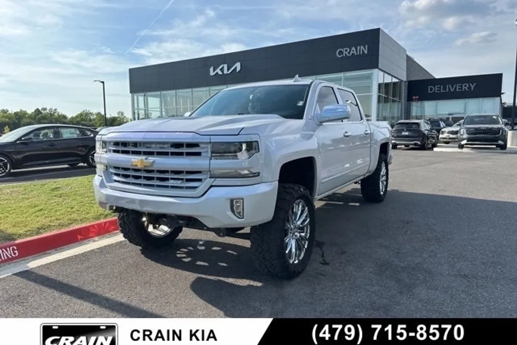 2018 Chevrolet Silverado 1500 LT2 photo 1